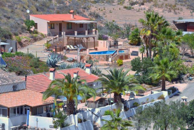 2365SP Murcia, Aguilas, Los Arejos - Finca mit Gästehaus und Pferdestall zu verkaufen